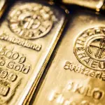 الذهب يرتفع لتعويض خسائره لكنه يتجه لأول تراجع أسبوعي منذ أكثر من شهر