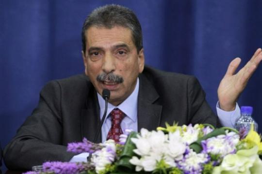 الطيراوي يوجّه رسالة مفتوحة لعباس ويهدد بكشف ملفات فساد موثقة بالأسماء