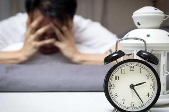 نصائح بسيطة لنوم هادئ في الشتاء.. هكذا تتغلب على الأرق في الأجواء الباردة