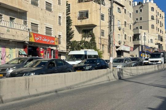 اعتقال شاب قرب مخيم قلنديا وتشديد إسرائيلي على حواجز القدس