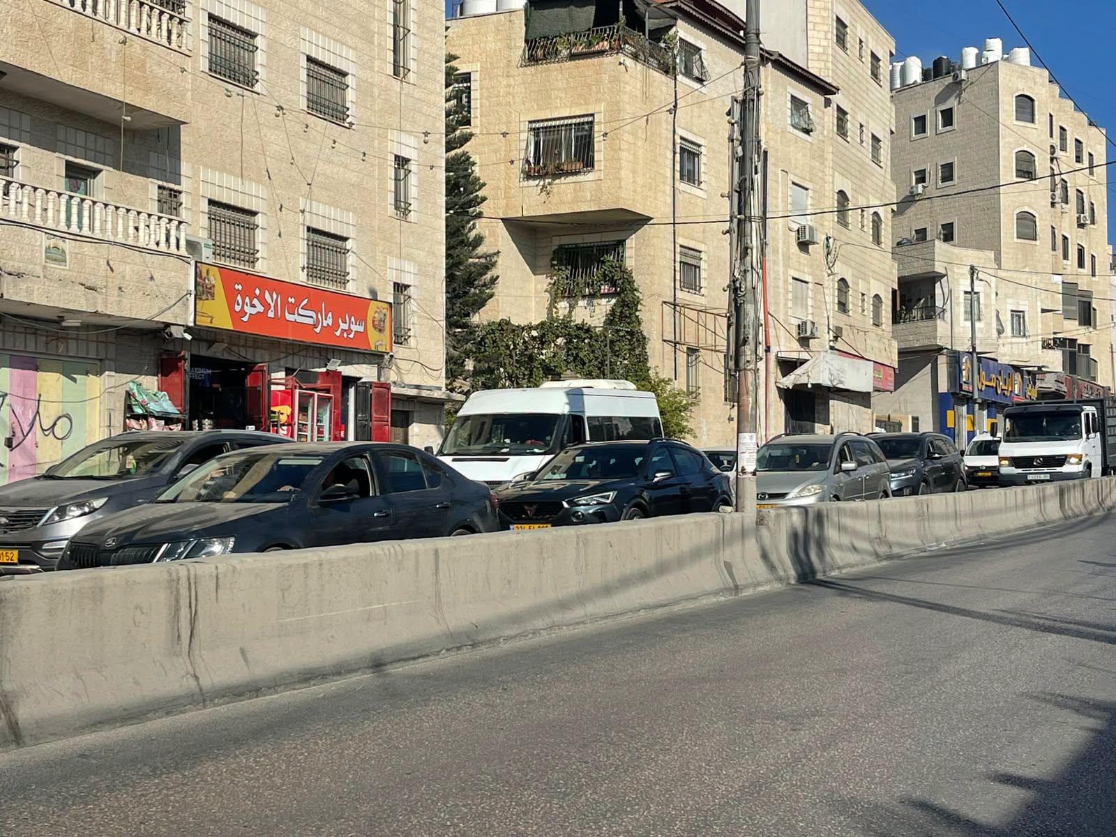 وإجراءات مشددة على حواجز جبع وعناتا وقلنديا تعيق حركة المواطنين
