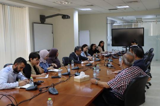 الخارجية الفلسطينية تبحث تكثيف التحرك الدولي لحماية الأسرى ومساءلة إسرائيل