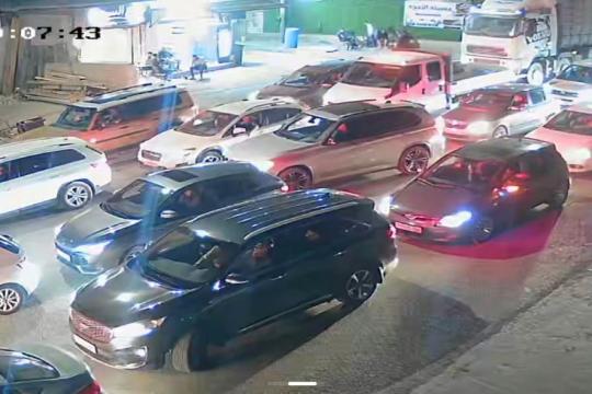 الاحتلال يغلق حواجز ومداخل شمال رام الله ويحتجز مئات المركبات