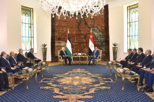 عباس والسيسي يبحثان مستجدات القضية الفلسطينية وسبل حماية حل الدولتين