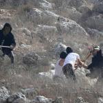 مستوطنون وقوات الاحتلال يشنون هجمات على مخماس وحزما شمال شرق القدس