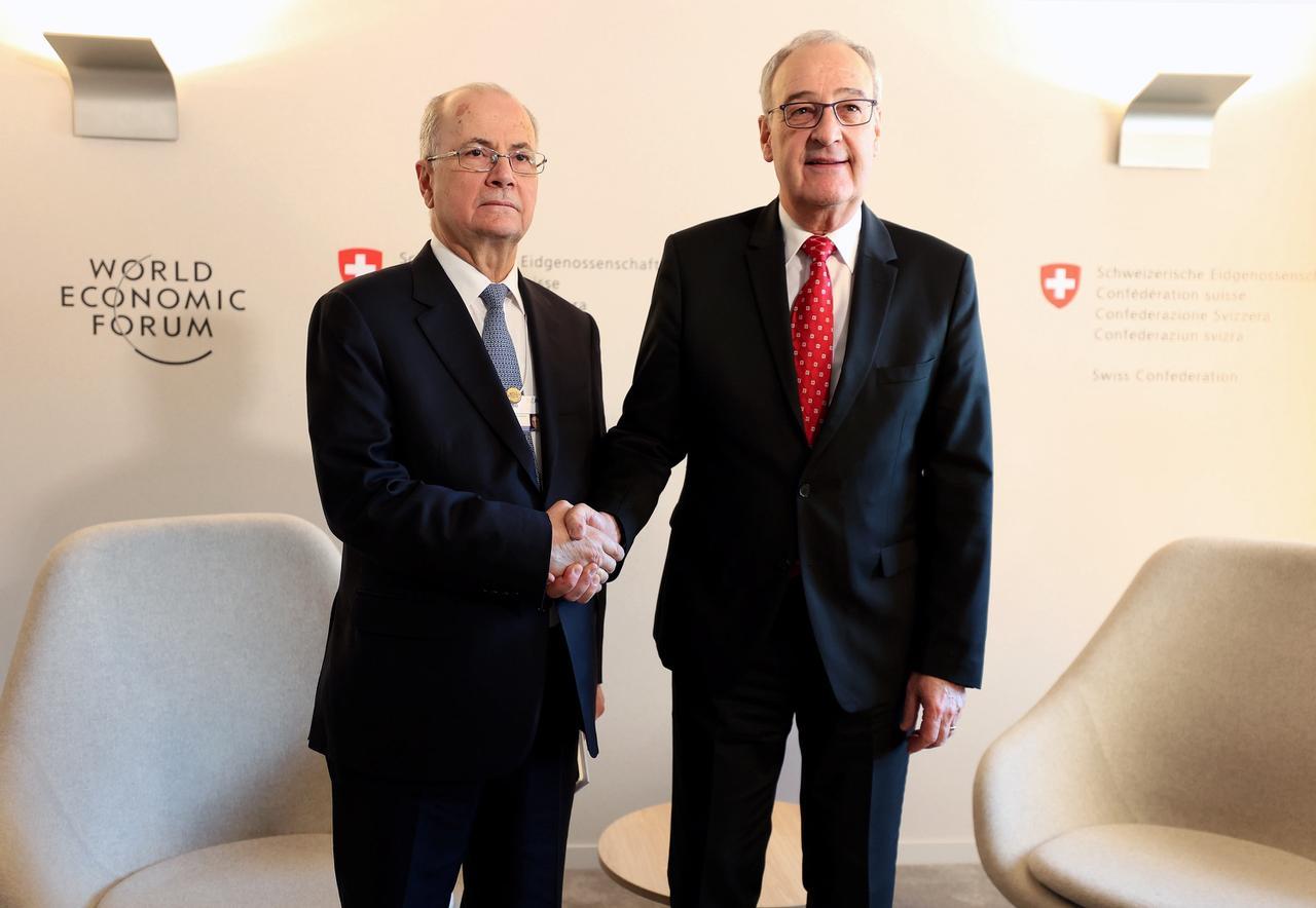 لقاء في دافوس يركز على الإيواء والخدمات الأساسية وضرورة احترام القانون الإنساني الدولي