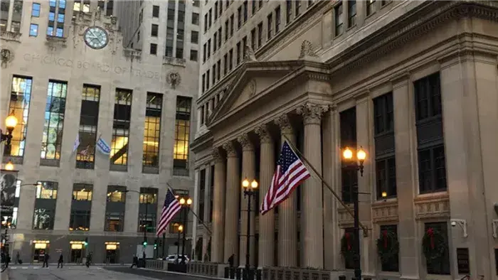 المركزي يرفع سعر الفائدة ربع نقطة إلى نطاق 3.75% و4% لمواجهة التضخم ودعم سوق العمل