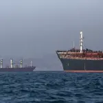 النفط يتراجع بعد 3 جلسات من المكاسب وسط مخاوف اتساع الحرب بالشرق الأوسط