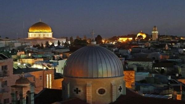 الأوقاف الإسلامية تؤكد فتح المسجد أمام المصلين بينما تحذر المنظمات الدولية من محاولات المساس بالوضع التاريخي