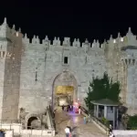 استشهاد فلسطيني برصاص شرطة الاحتلال بعد محاولة طعن في باب العامود بالقدس