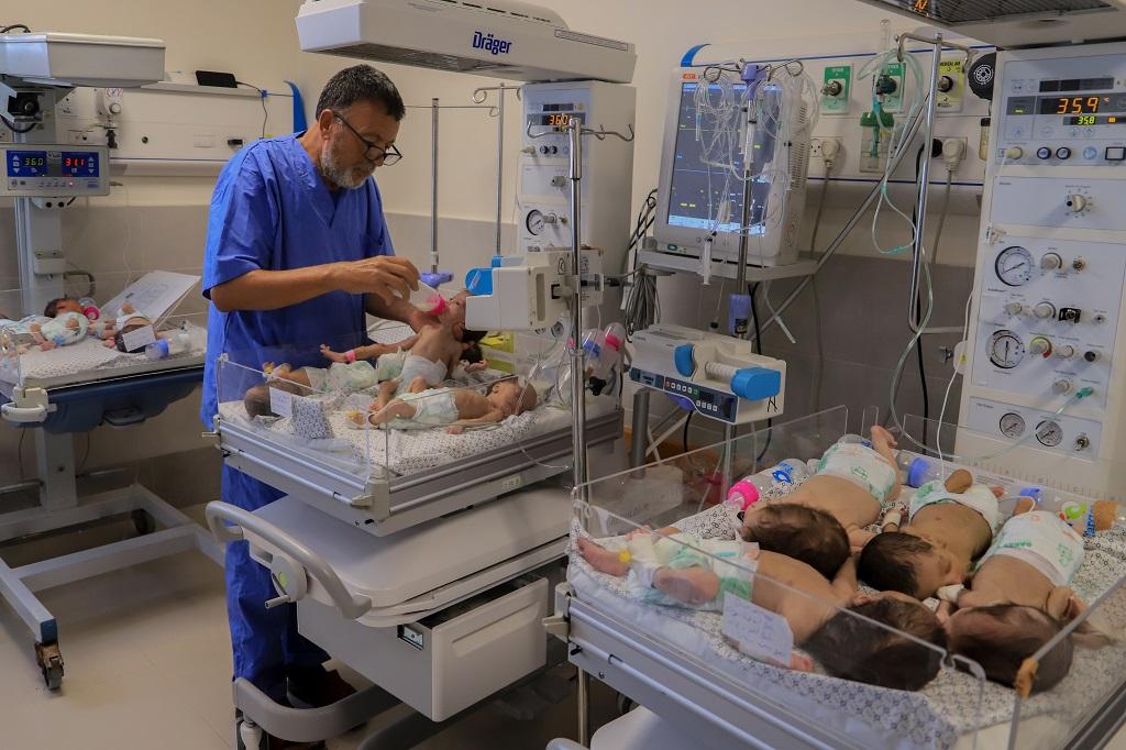 آدم… طفل خديج عاد إلى حضن والدته بعد عامين من الفقد والحرب