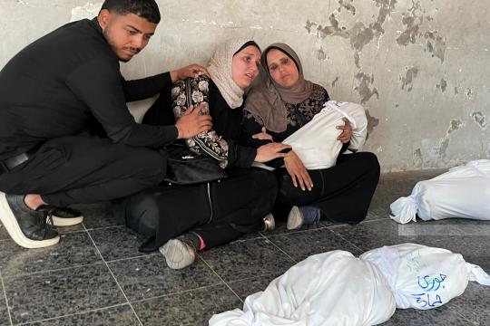 استشهاد طفلة ومواطن برصاص الاحتلال في وسط قطاع غزة