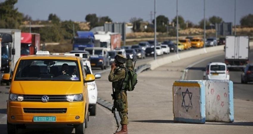 إغلاق حواجز ومداخل المدن والبلدات يعرقل تنقل المواطنين ويؤدي إلى ازدحامات خانقة