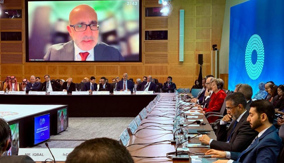 سلامة يطالب بالإفراج عن 5.1 مليار دولار من العائدات المحتجزة خلال اجتماعات واشنطن