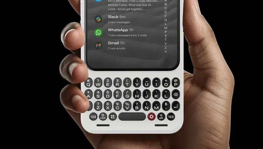 هاتف ببطارية قوية وشاشة صغيرة ولوحة مفاتيح ميكانيكية لدعم العمل والمراسلات المهنية