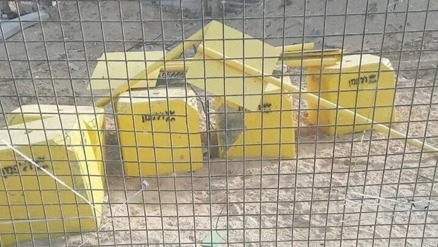 نقل "الخط الأصفر" وتدمير عشرات المباني يُجبر آلاف الفلسطينيين على النزوح