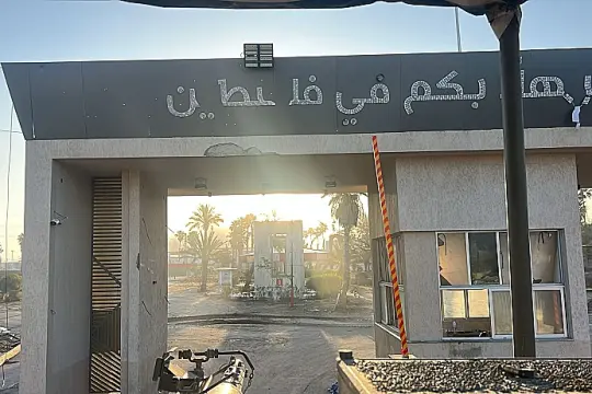 تقرير: إسرائيل تعتمد تسمية "مرور حر" بدلاً من "الهجرة الطوعية" في خطة تهجير سكان غزة