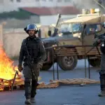 تصعيد واسع في الضفة: اعتقالات واقتحامات واعتداءات للمستوطنين تطال عدة محافظات