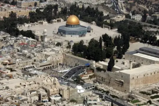 مجلس الإفتاء الأعلى يرفض مشروع قانون الاحتلال للحد من الأذان في المساجد