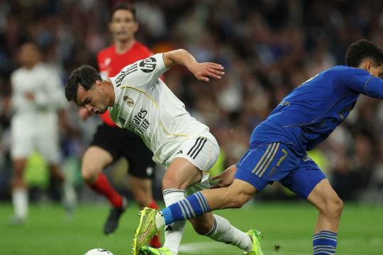 ريال مدريد يفوز على أوفييدو ويخفف الضغوط بعد خسارة الكلاسيكو
