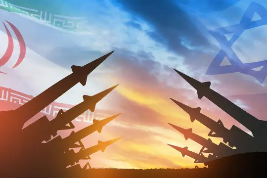 مسؤول إسرائيلي : يجب إسقاط النظام الإيراني خلال ولاية ترامب