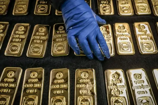 الذهب يرتفع فوق 4 آلاف دولار للأونصة وسط تصاعد التوترات في الشرق الأوسط
