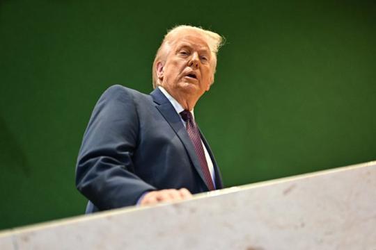 نيويورك تايمز: قرار المفاوضات مع إيران بيد ترامب وسط جمود سياسي وتشدّد متبادل