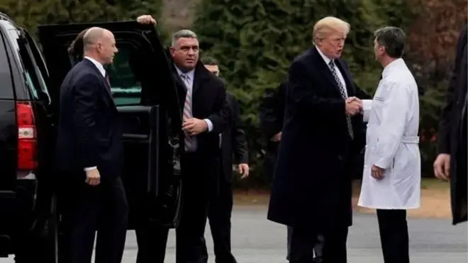 جيفري كولمان يرى أن زيارة ترامب لمركز "والتر ريد" أثارت تساؤلات حول أسبابها ومدة بقائه هناك