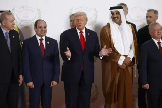 قمة شرم الشيخ للسلام: السيسي وترامب يقودان تحالفاً دولياً لإنهاء حرب غزة وإطلاق مرحلة إعادة الإعمار