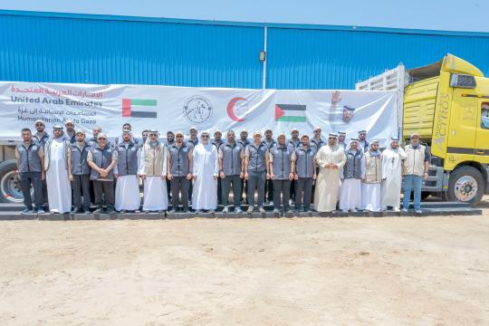 وفد من الهلال الأحمر الإماراتي يتفقد المركز اللوجستي لعملية «الفارس الشهم 3» في العريش