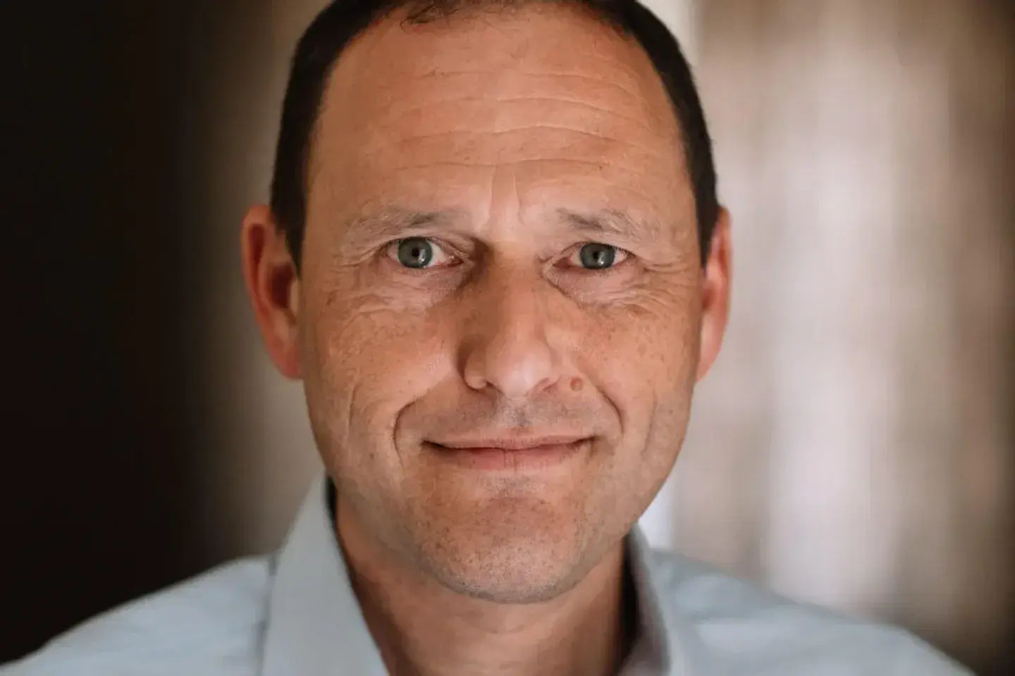 تعيين المحامي إيتاي أوفير خلفاً ليفعات تومر يروشالمي بعد اعتقالها لتسريبها مقطعاً يوثق جريمة داخل معتقل "سدي تيمان"