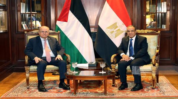 رئيس الوزراء الفلسطيني يدعو إلى تنفيذ المرحلة الثانية من خارطة طريق غزة.. ومصر تؤكد دعمها للسلطة ووحدة الأراضي الفلسطينية