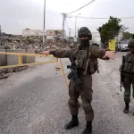 اعتقالات واقتحامات واسعة بالضفة الغربية ومستوطنون يهاجمون منازل ومركبات جنوب نابلس