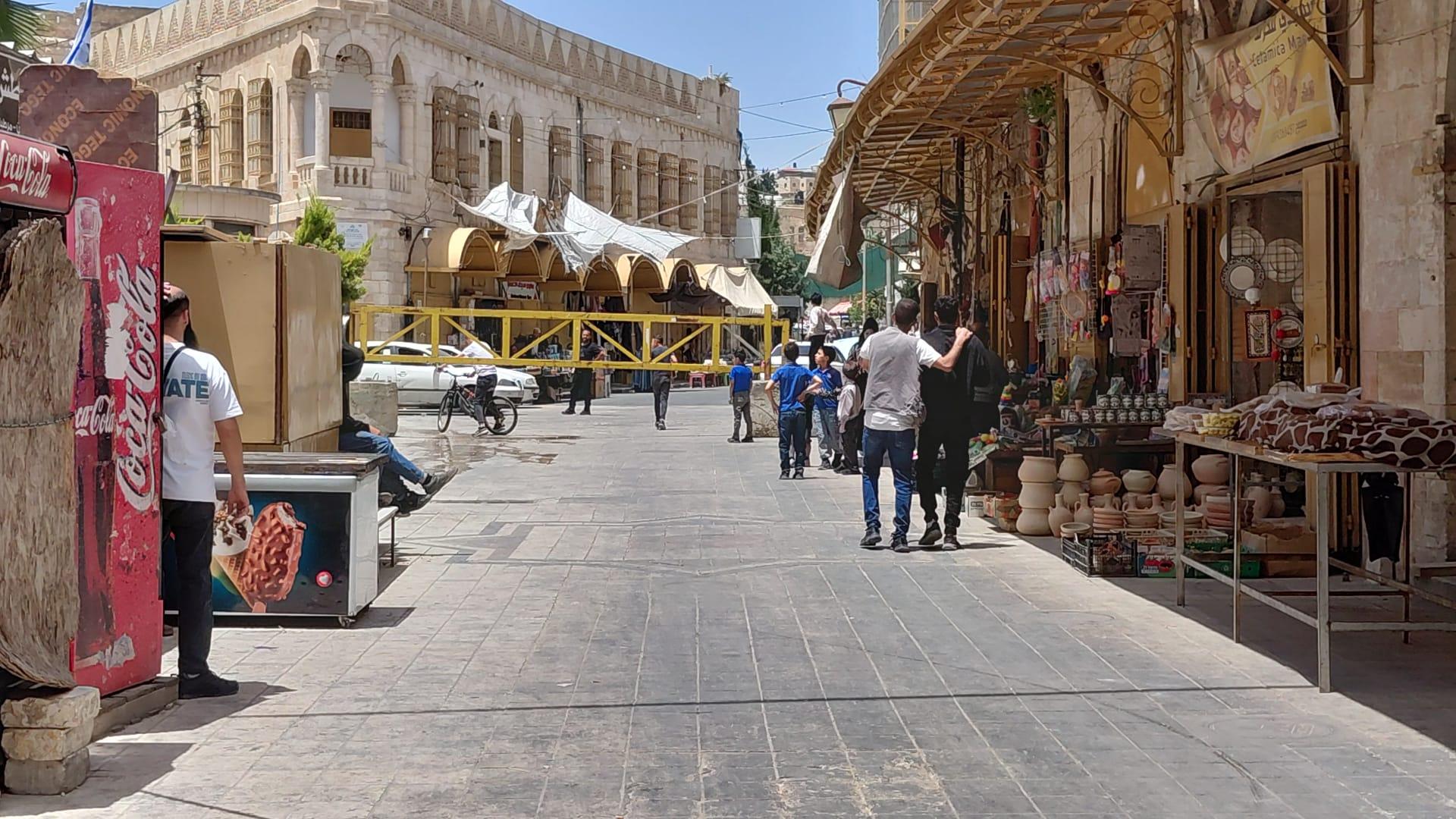 إجراءات إسرائيلية جديدة قرب الحرم الإبراهيمي ومبنى بلدية الخليل التاريخي وسط تحذيرات من فرض واقع استيطاني جديد