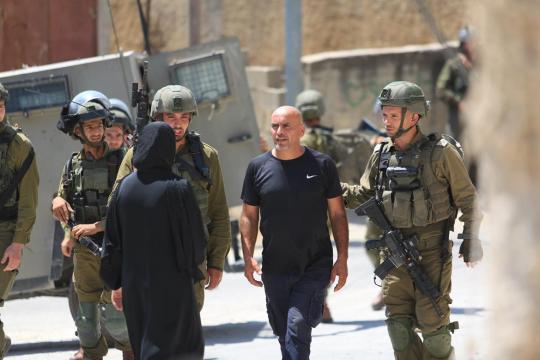 الاحتلال يشن حملة اعتقالات واسعة في الضفة الغربية ويعتقل 11 مواطناً بينهم طلاب