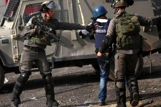 نقابة الصحفيين: 22 حالة اعتقال لصحفيين فلسطينيين منذ بداية 2026