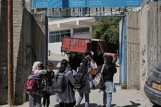 عضو كنيست يقتحم مدرسة نور الهدى بالقدس
