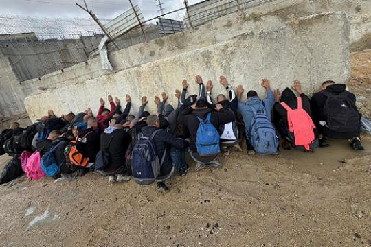 شرطة الاحتلال تعتقل 513 عاملا من الضفة و53 مشتبها بمساعدتهم خلال أسبوع