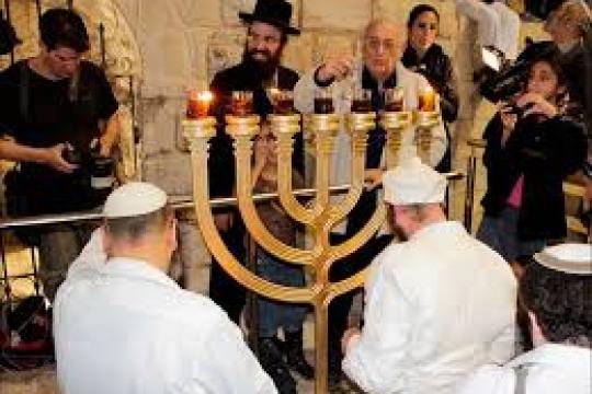 اقتحامات واسعة للأقصى في ثاني أيام “الحانوكاه” وسط حماية مشددة