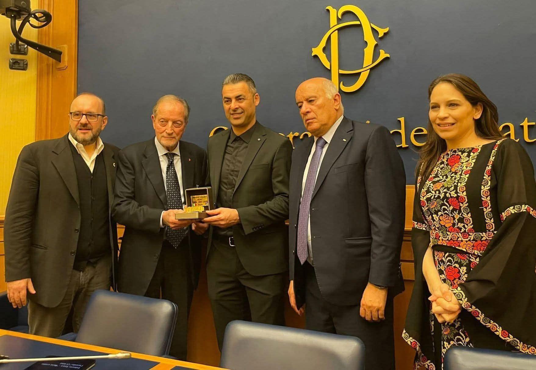 تكريم دولي لمدرب منتخب فلسطين بعد قيادته «الفدائي» إلى الدور الثاني في كأس العرب