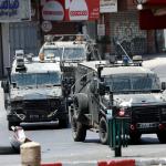 الاحتلال يقتحم نابلس ويجبر سكان بنايات سكنية على الإخلاء