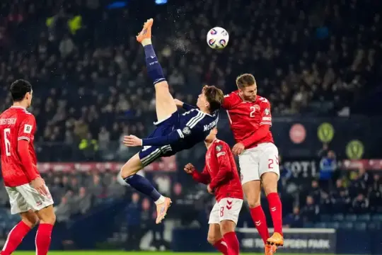 اسكوتلندا وسويسرا تخطفان  بطاقة التأهل إلى كأس العالم  2026