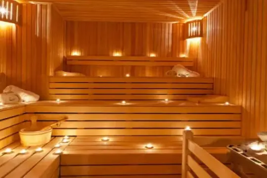 هل الساونا والماء البارد علاج سحري؟ خبراء يحسمون الجدل العلمي