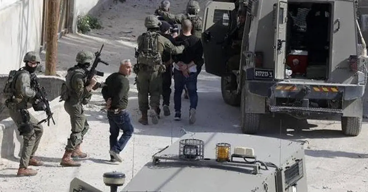 عمليات مداهمة شملت الخليل ودير سامت ودورا والظاهرية مع اعتداءات على المواطنين وممتلكاتهم