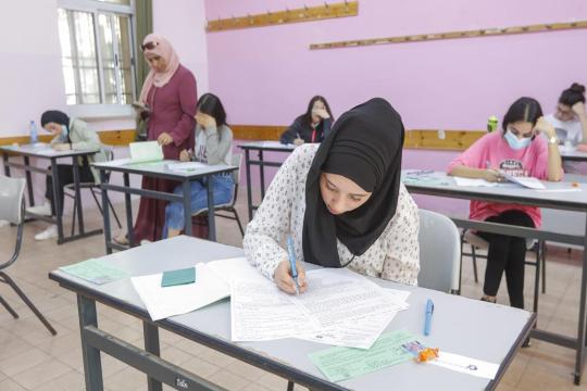 انطلاق امتحانات الثانوية العامة بمشاركة أكثر من 90 ألف طالب في الضفة الغربية وغزة والخارج