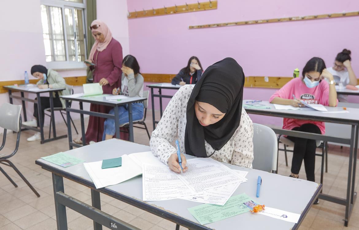 وزارة التربية والتعليم تؤكد استكمال الجاهزية.. والاختبارات في غزة تُعقد إلكترونياً وسط تحديات لوجستية وأمنية