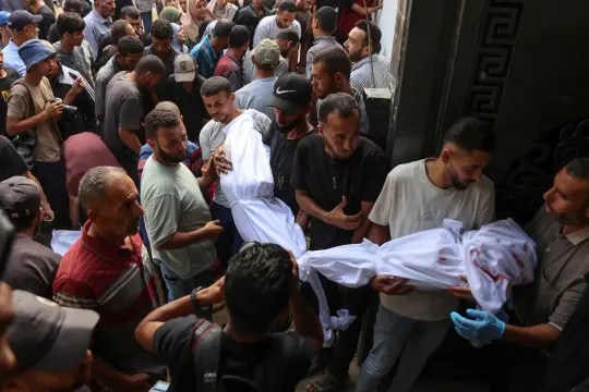 حماس والجبهة الشعبية تدينان قصف إسرائيل لغزة وخان يونس واستشهاد 28 فلسطينياً