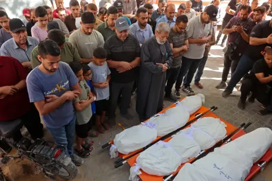 مركز حقوقي: شهيد فلسطيني كل 6 ساعات في غزة منذ بداية 2026 جراء الهجمات الإسرائيلية