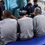 بينهم قاصر.. 12 أسيرًا محررًا يصلون إلى مجمع ناصر الطبي