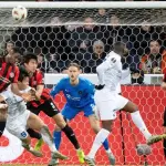 ميتيلاند يهزم جينك ويتصدر الدوري الأوروبي بثبات